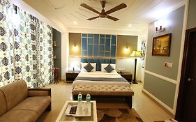 A Family Hotel Oppera Near Igi Airport